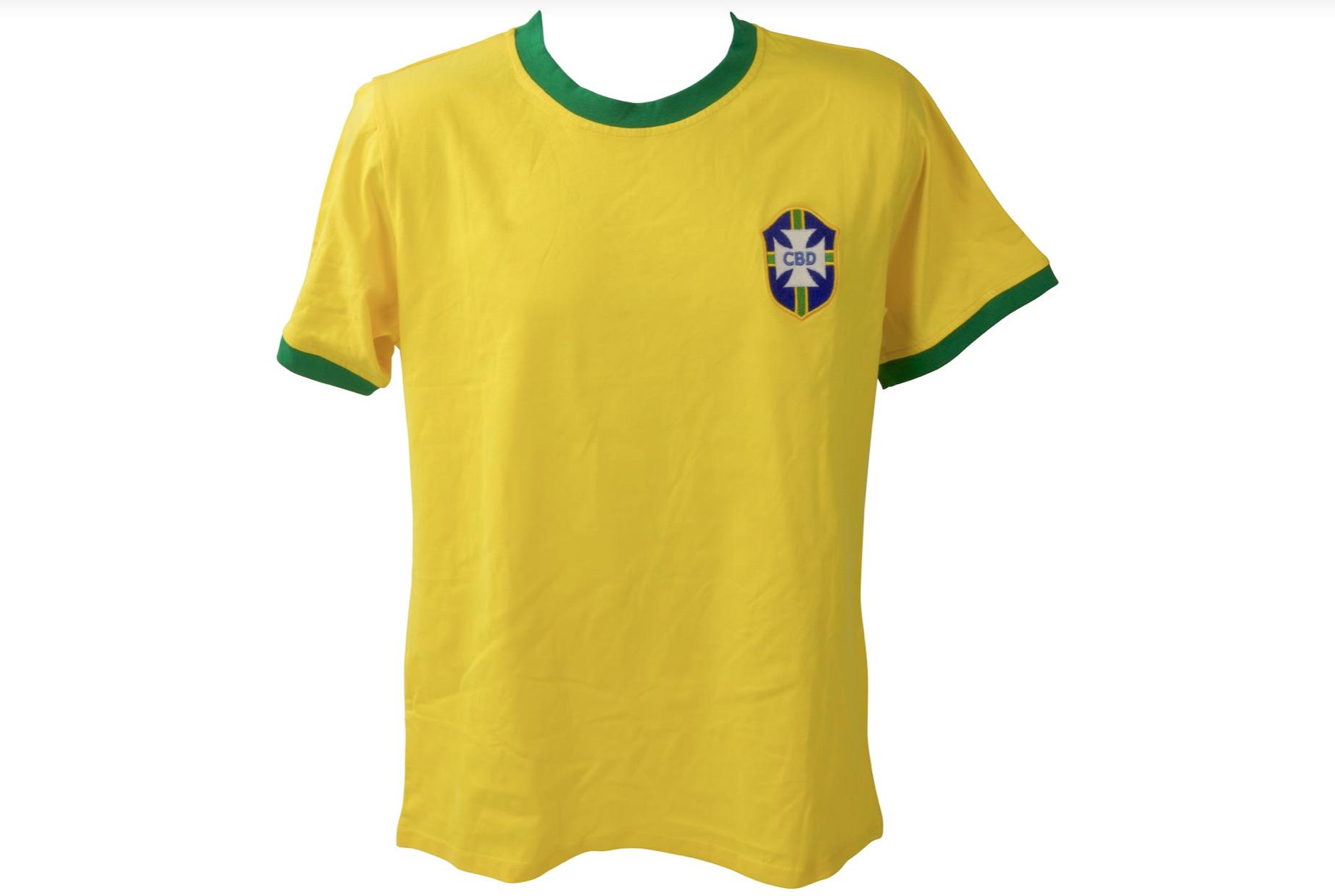 Pele Signed Jersey (Beckett) at PristineAuction.com Pele Signed Jersey (Beckett) at PristineAuction.com