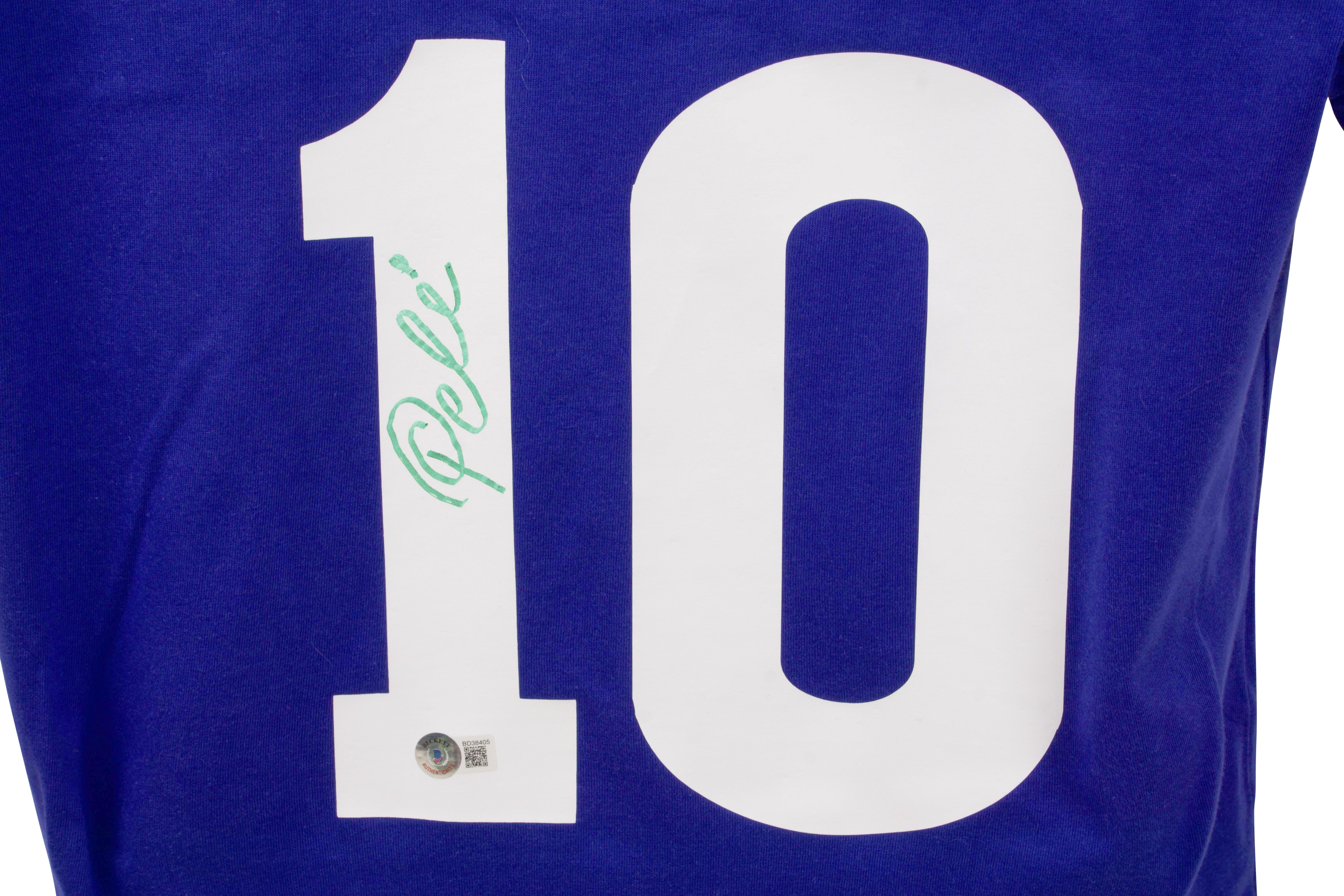 Pele Signed Jersey (Beckett) at PristineAuction.com Pele Signed Jersey (Beckett) at PristineAuction.com