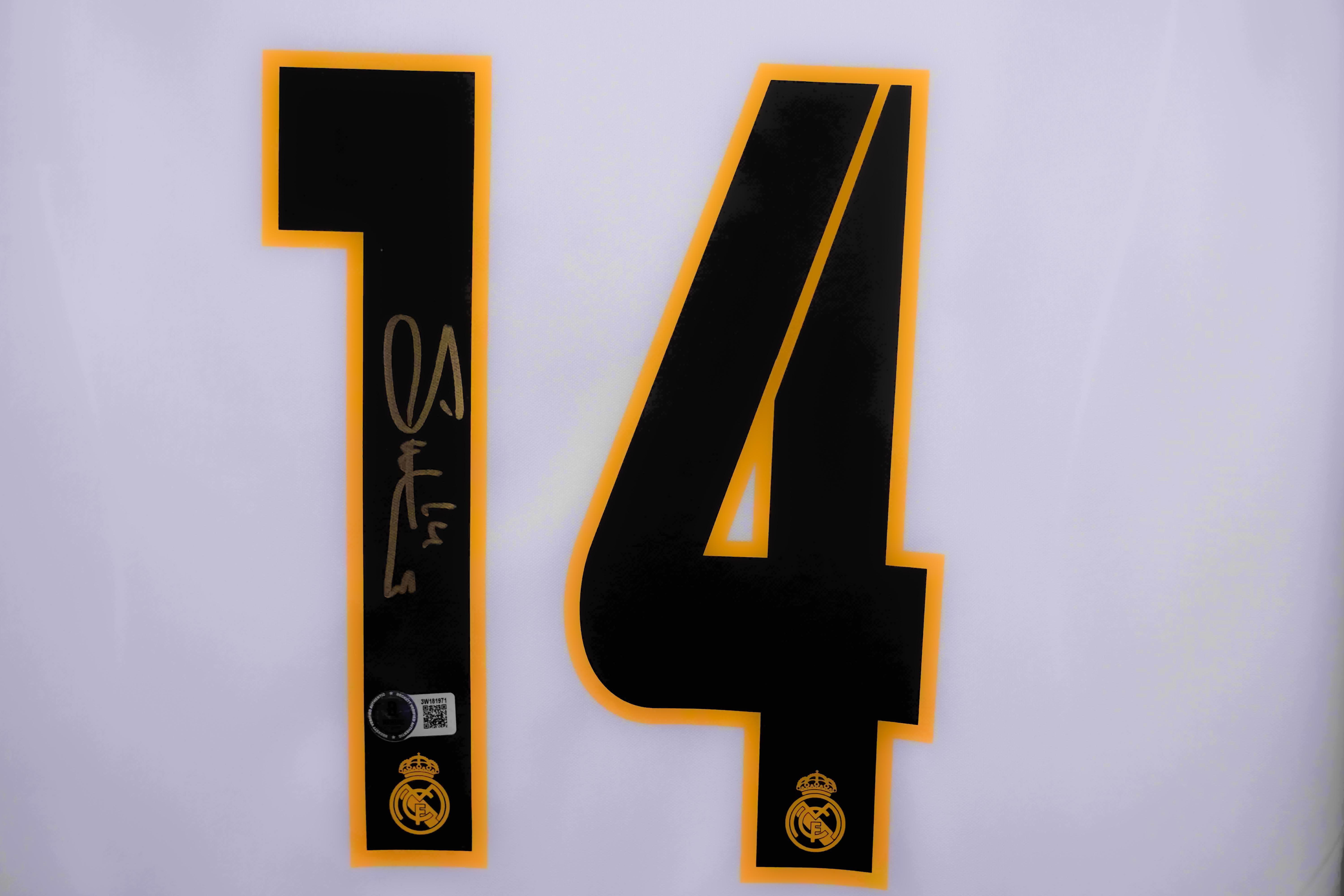 Guti Hernandez Signed Real Madrid Adidas Authentic Jersey (Beckett) at PristineAuction.com Guti Hernandez Signed Real Madrid Adidas Authentic Jersey (Beckett) at PristineAuction.com