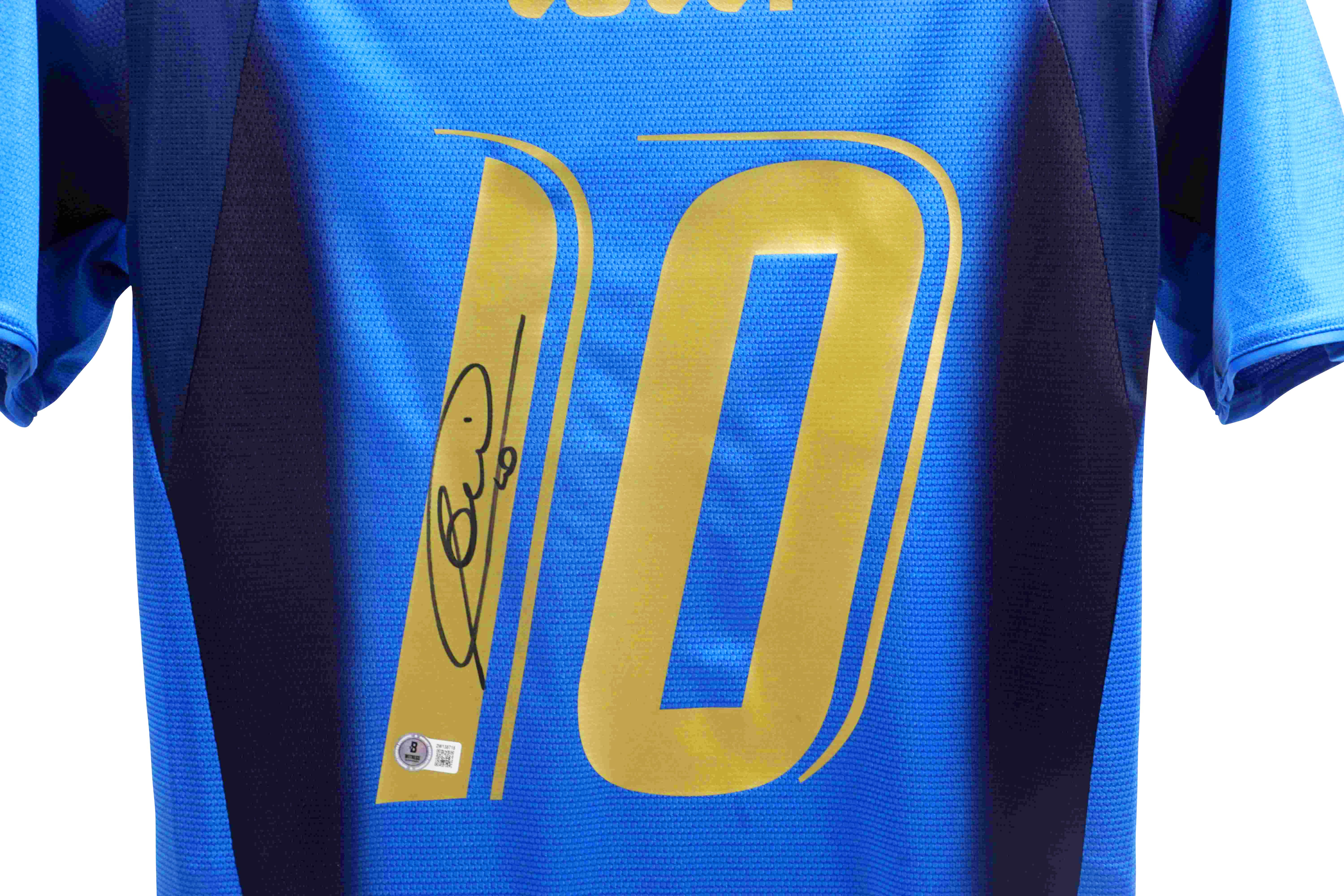 Francesco Totti Signed Italy National Team Puma Authentic Jersey (Beckett) at PristineAuction.com Francesco Totti Signed Italy National Team Puma Authentic Jersey (Beckett) at PristineAuction.com