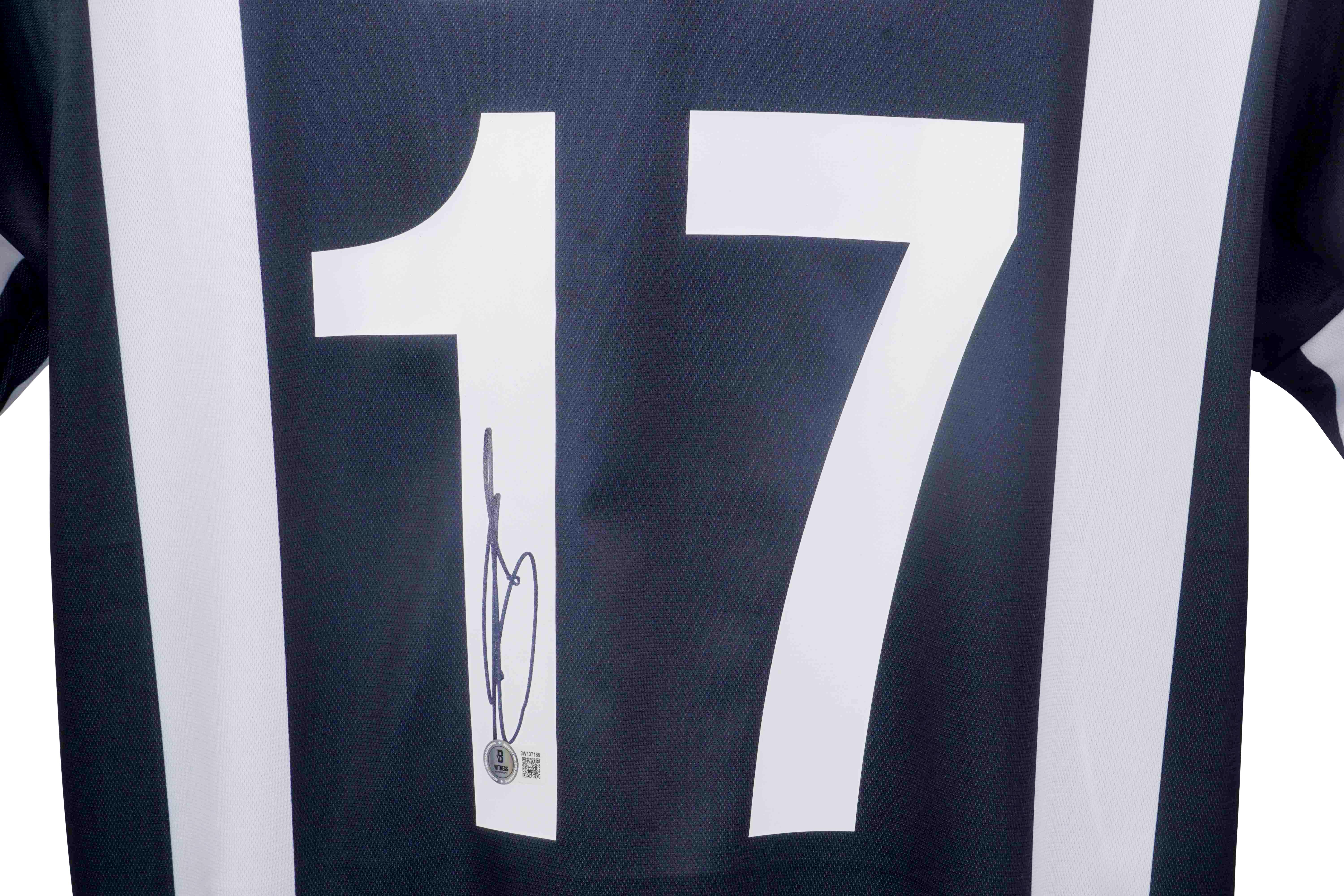 David Trezeguet Signed Juventus Lotto Authentic Jersey (Beckett) at PristineAuction.com David Trezeguet Signed Juventus Lotto Authentic Jersey (Beckett) at PristineAuction.com