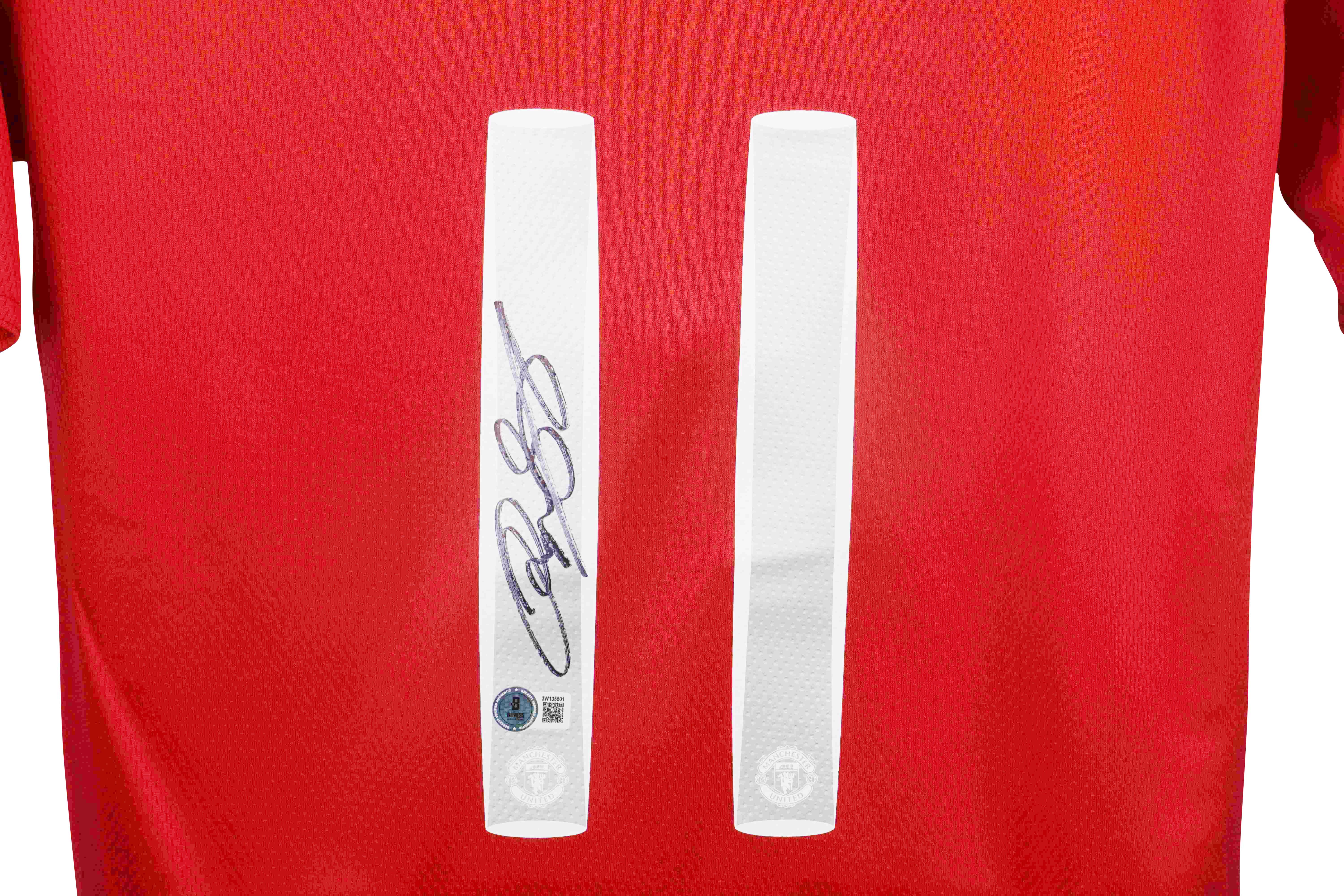 Ryan Giggs Signed Manchester United F.C. Nike Authentic Jersey (Beckett) at PristineAuction.com Ryan Giggs Signed Manchester United F.C. Nike Authentic Jersey (Beckett) at PristineAuction.com