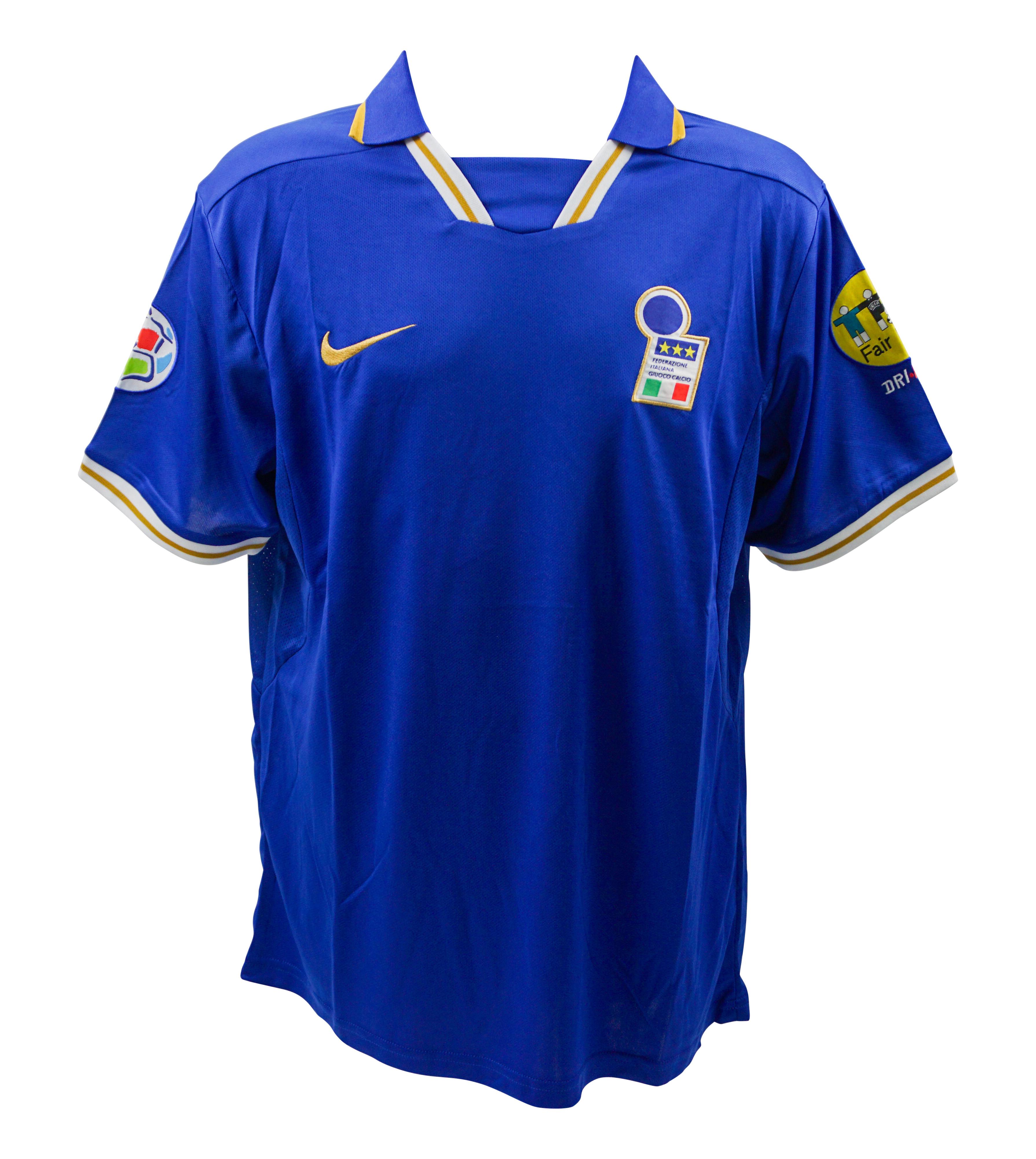 Gianfranco Zola Signred Italy National Team Nike Authentic Jersey (Beckett) at PristineAuction.com Gianfranco Zola Signred Italy National Team Nike Authentic Jersey (Beckett) at PristineAuction.com