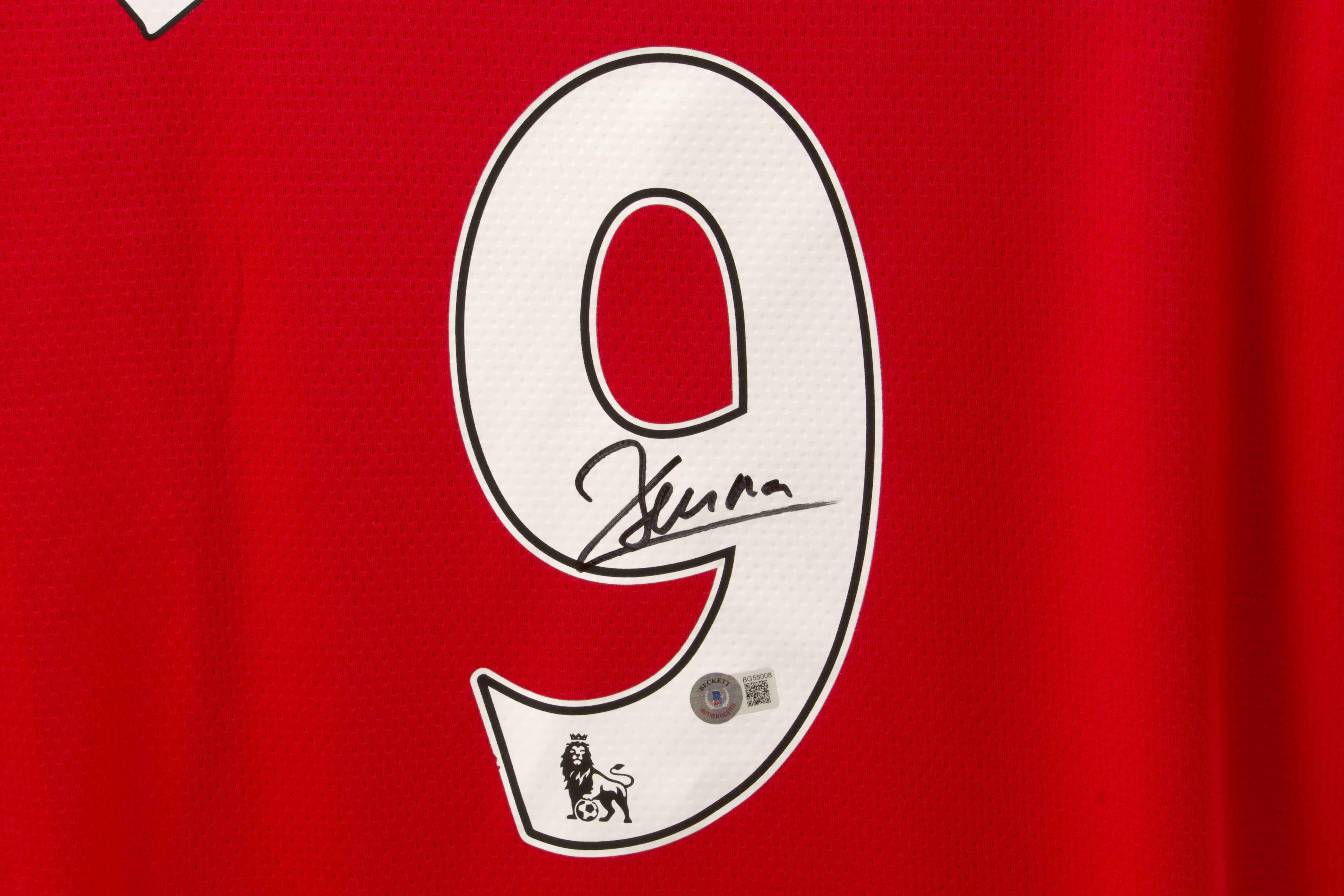 Dimitar Berbatov Signed Manchester United Nike Authentic Jersey (Beckett) at PristineAuction.com Dimitar Berbatov Signed Manchester United Nike Authentic Jersey (Beckett) at PristineAuction.com
