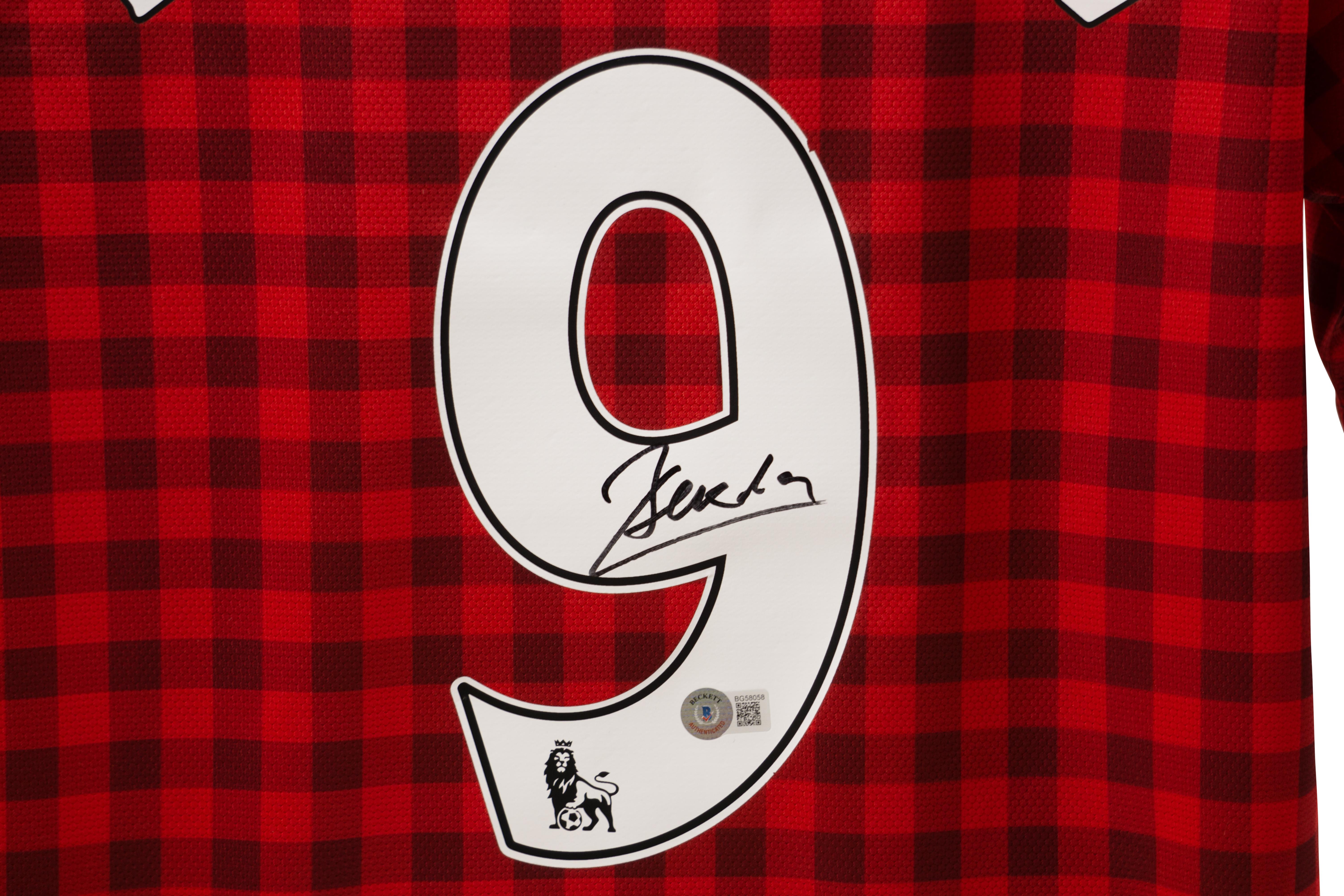 Dimitar Berbatov Signed Manchester United Nike Authentic Jersey (Beckett) at PristineAuction.com Dimitar Berbatov Signed Manchester United Nike Authentic Jersey (Beckett) at PristineAuction.com