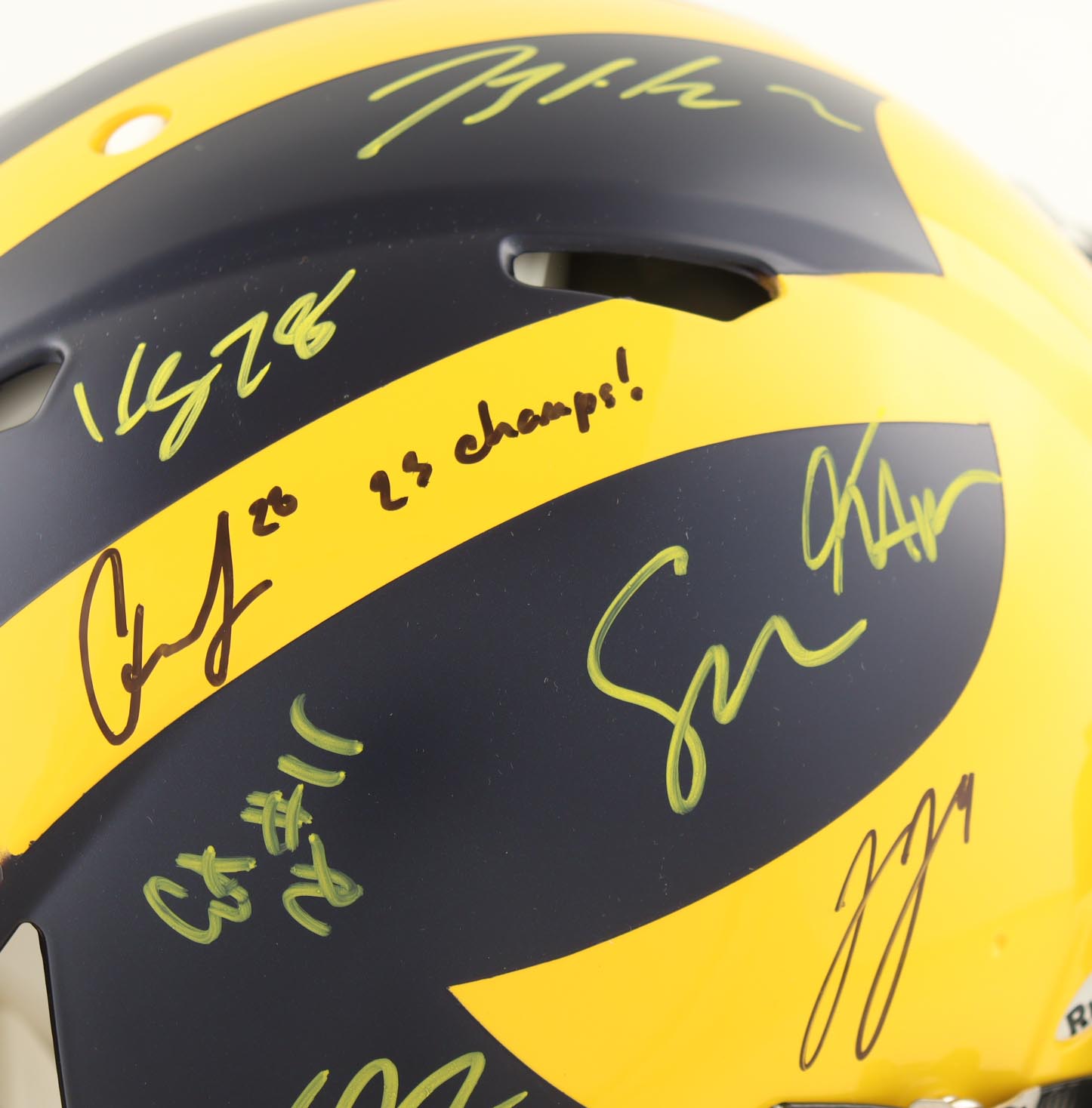 2023 Michigan Wolverines Full-Size Authentic On-Field Speed Helmet Team-Signed by (17) with J.J. McCarthy, Blake Corum, Roman Wilson, Colston Loveland Inscribed "Go Blue 15-0" & "23 Champs!" (Beckett) at PristineAuction.com 2023 Michigan Wolverines Full-Size Authentic On-Field Speed Helmet Team-Signed by (17) with J.J. McCarthy, Blake Corum, Roman Wilson, Colston Loveland Inscribed "Go Blue 15-0" & "23 Champs!" (Beckett) at PristineAuction.com