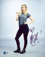 Iliza Shlesinger Signed 8x10 Photo (Beckett) at PristineAuction.com