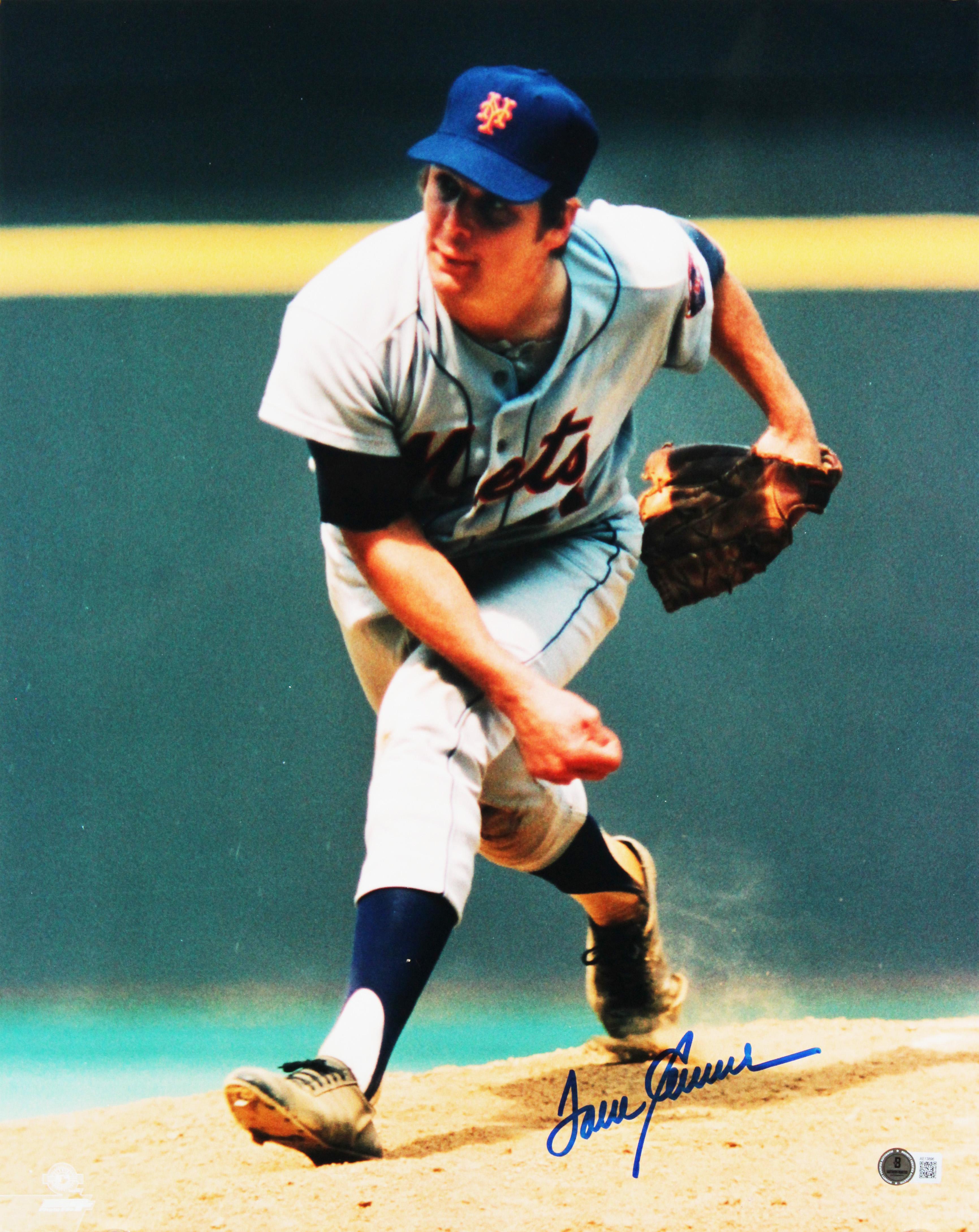 Tom Seaver Signed Mets 16x20 Photo (Beckett | Auto 10) at PristineAuction.com Tom Seaver Signed Mets 16x20 Photo (Beckett | Auto 10) at PristineAuction.com