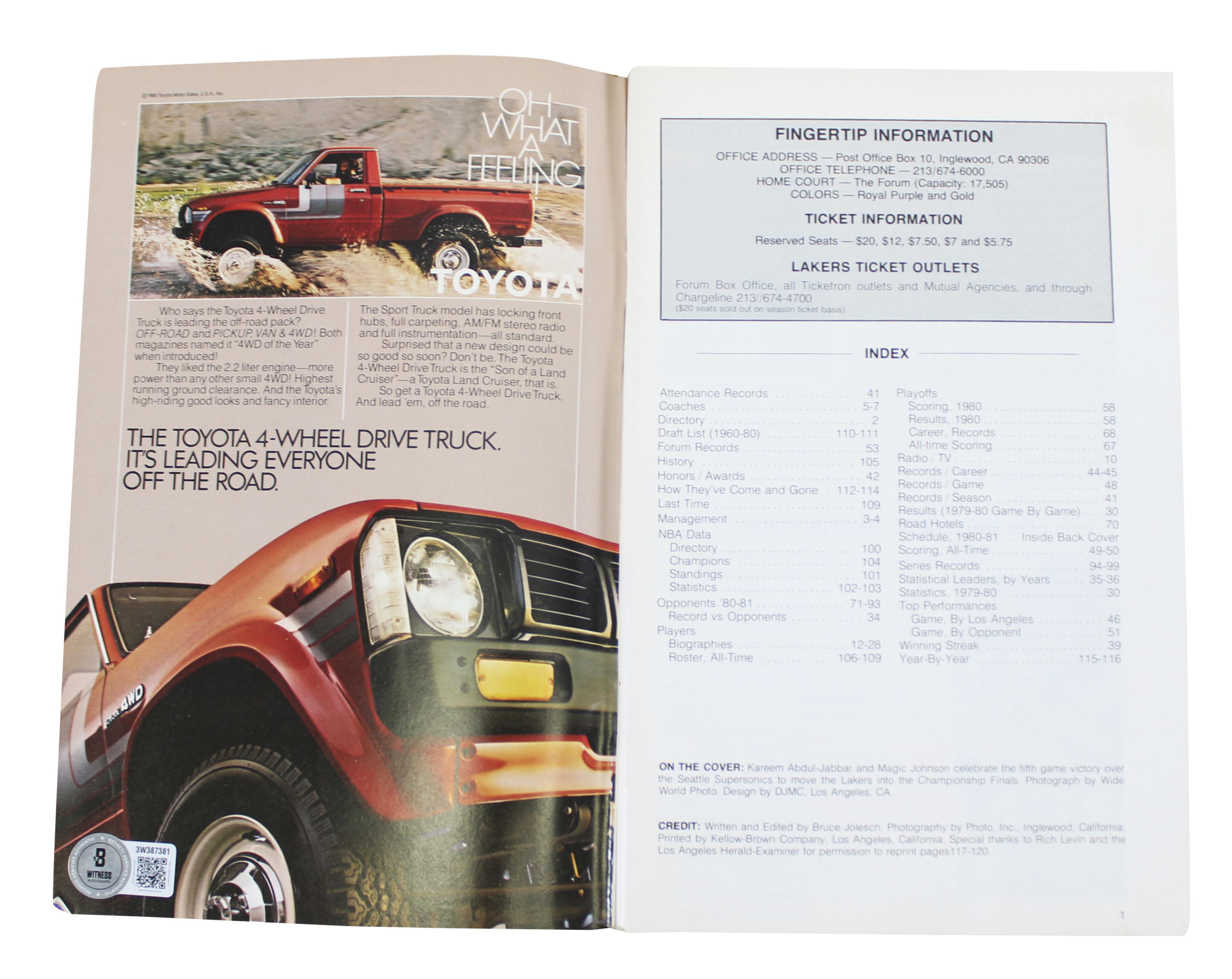 Magic Johnson Signed Lakers 1980-1981 Media Guide (Beckett) at PristineAuction.com Magic Johnson Signed Lakers 1980-1981 Media Guide (Beckett) at PristineAuction.com