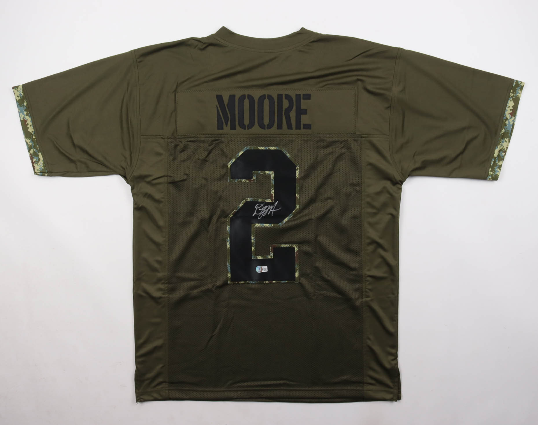 D.J. Moore Signed Jersey (Beckett) at PristineAuction.com D.J. Moore Signed Jersey (Beckett) at PristineAuction.com