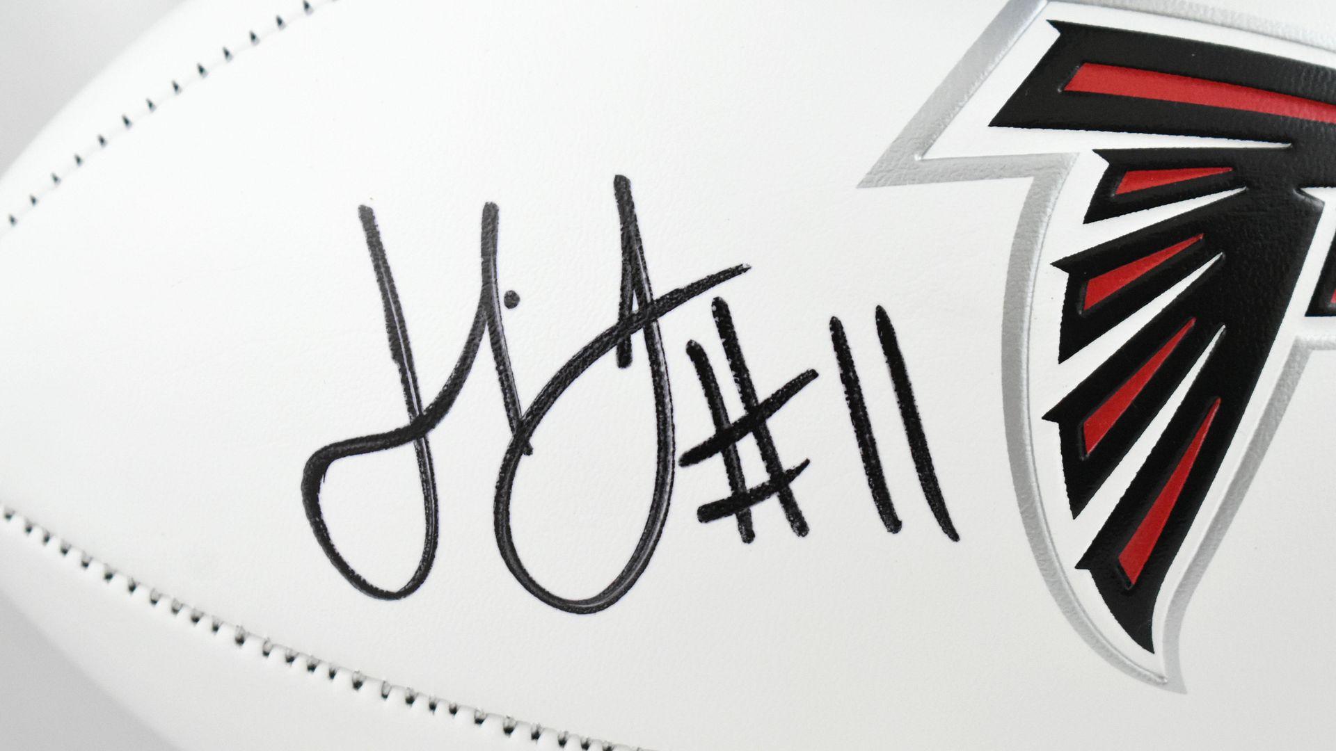 Julio Jones Signed Falcons Logo Football (Beckett) at PristineAuction.com Julio Jones Signed Falcons Logo Football (Beckett) at PristineAuction.com