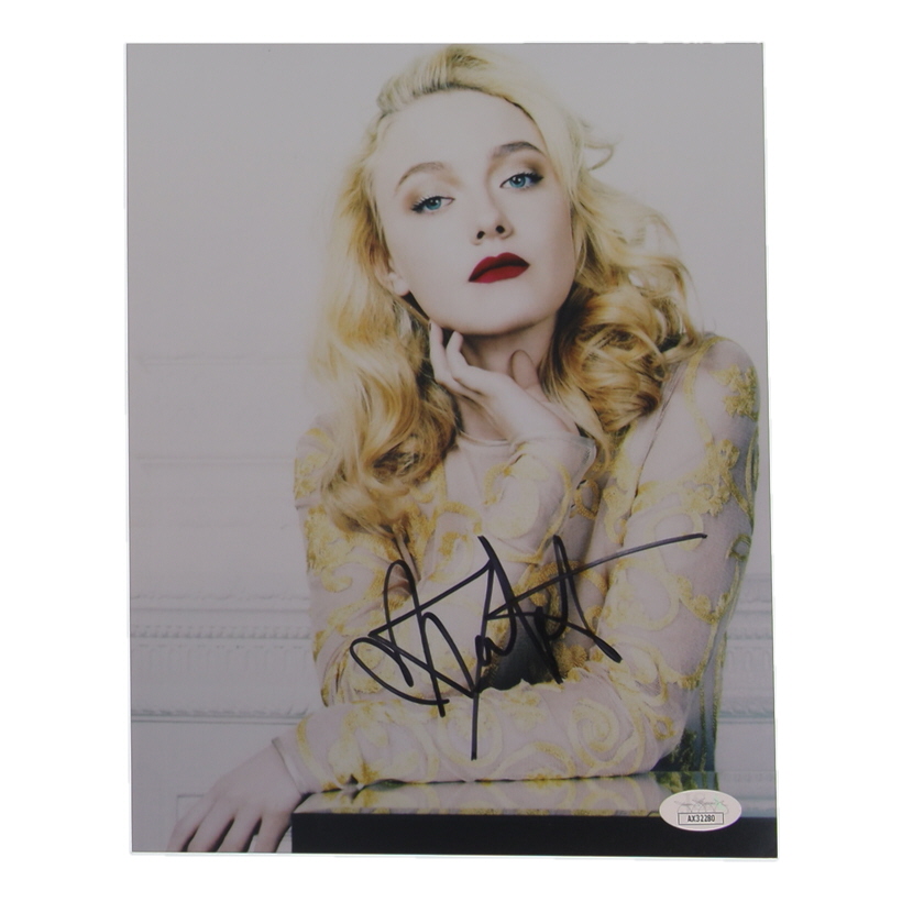 Dakota Fanning Signed 8x10 Photo (JSA) at PristineAuction.com Dakota Fanning Signed 8x10 Photo (JSA) at PristineAuction.com