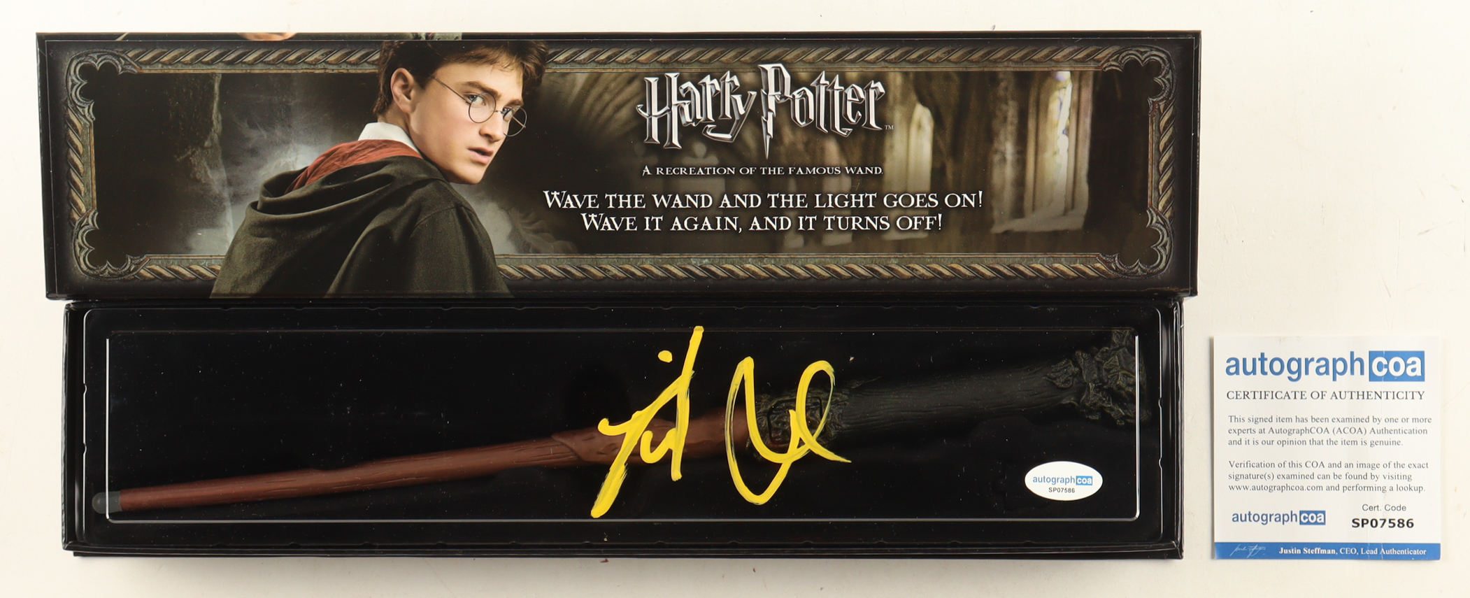 Daniel Radcliffe Signed "Harry Potter" Wand with Original Box (ACOA) at PristineAuction.com Daniel Radcliffe Signed "Harry Potter" Wand with Original Box (ACOA) at PristineAuction.com