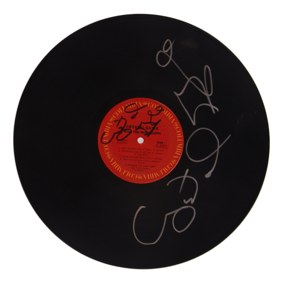 Crystal Gayle Twice-Signed "Miss the Mississippi" 12" Vinyl Record (SGC) at PristineAuction.com Crystal Gayle Twice-Signed "Miss the Mississippi" 12" Vinyl Record (SGC) at PristineAuction.com