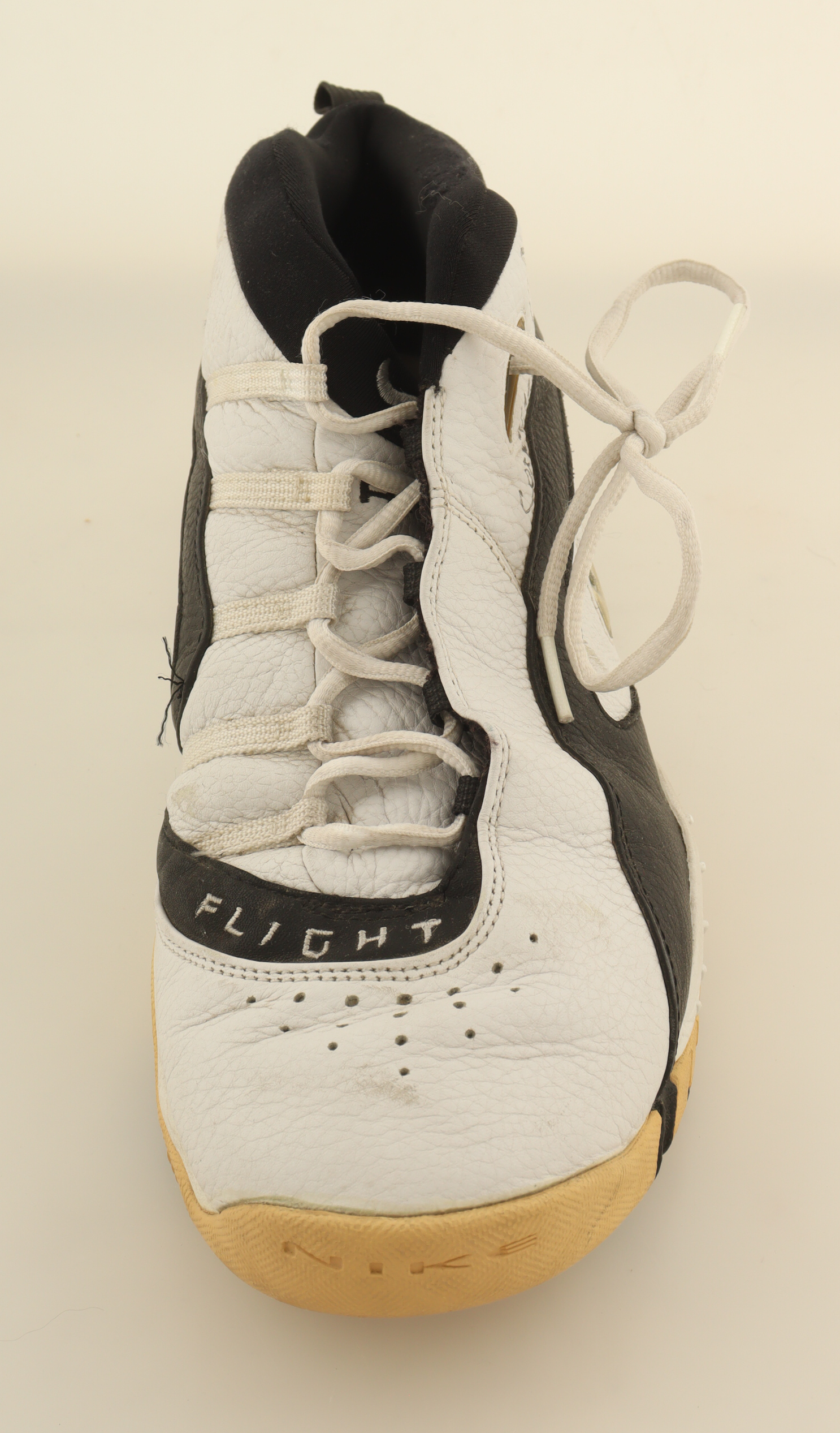 Corey Maggette Signed Nike Basketball Shoe (JSA) at PristineAuction.com Corey Maggette Signed Nike Basketball Shoe (JSA) at PristineAuction.com