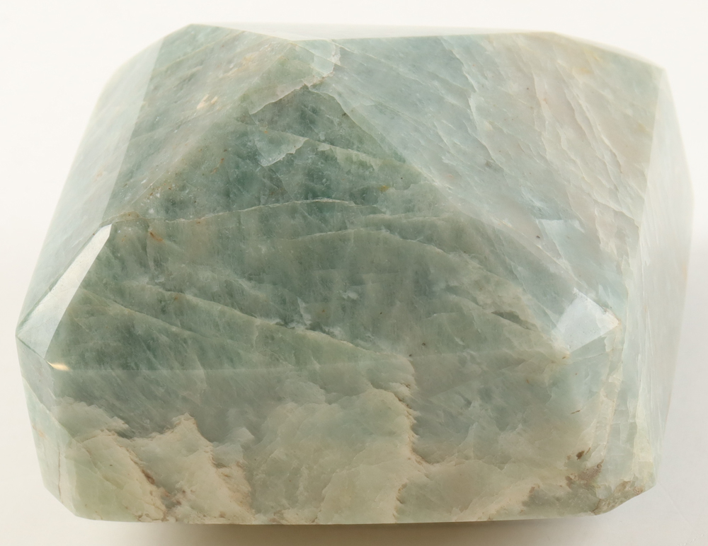 5,458.50 CTW Emerald Gemstone 100.70mm | Estimated Retail Value $27,290 (GLA) at PristineAuction.com 5,458.50 CTW Emerald Gemstone 100.70mm | Estimated Retail Value $27,290 (GLA) at PristineAuction.com