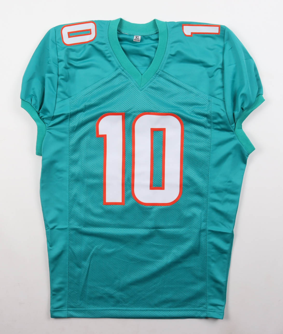 Tyreek Hill Signed Jersey (Beckett) at PristineAuction.com Tyreek Hill Signed Jersey (Beckett) at PristineAuction.com