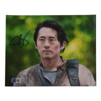 Steven Yeun Signed "The Walking Dead" 8x10 Photo (Beckett) at PristineAuction.com