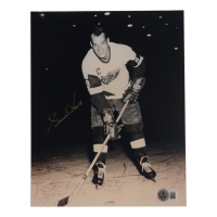 Gordie Howe Signed Red Wings 8x10 Photo (Beckett) at PristineAuction.com
