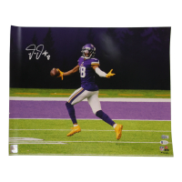 Justin Jefferson Signed Vikings 16x20 Photo (Beckett) at PristineAuction.com