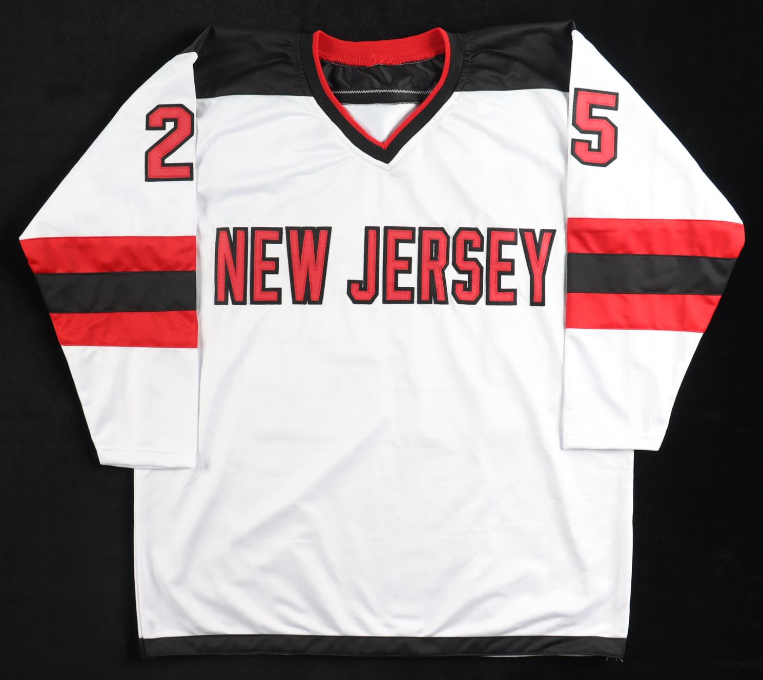 Joe Nieuwendyk Signed Jersey Inscribed "HOF 11" (Beckett) at PristineAuction.com Joe Nieuwendyk Signed Jersey Inscribed "HOF 11" (Beckett) at PristineAuction.com