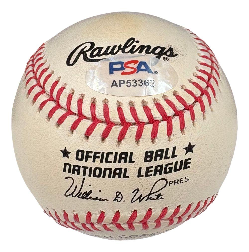 Willie Mays Signed ONL Baseball (PSA) at PristineAuction.com Willie Mays Signed ONL Baseball (PSA) at PristineAuction.com