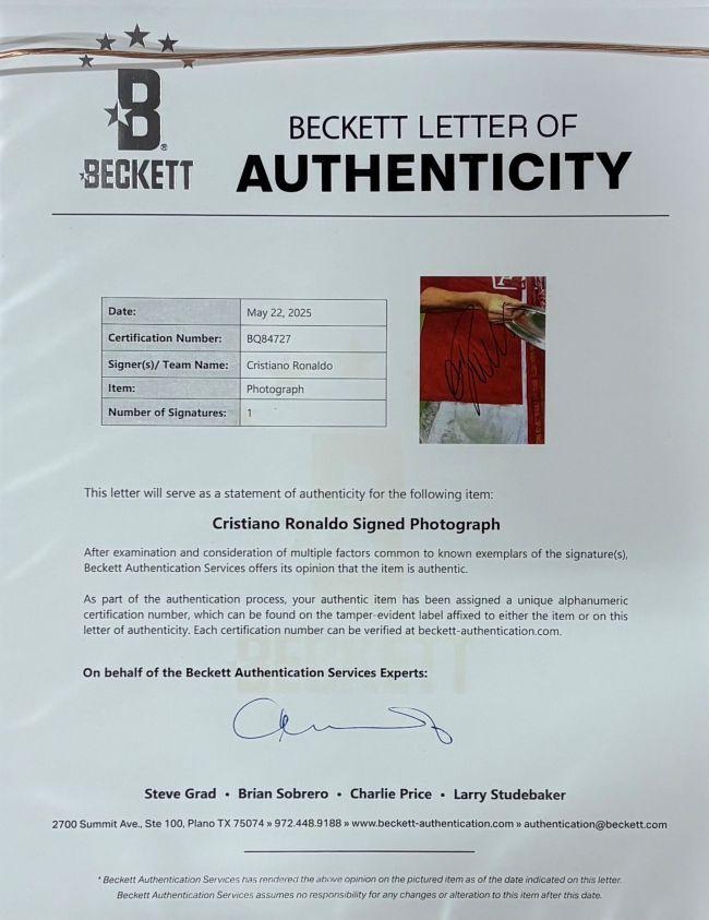 Cristiano Ronaldo Signed Manchester United Custom Framed Photo (Beckett) at PristineAuction.com Cristiano Ronaldo Signed Manchester United Custom Framed Photo (Beckett) at PristineAuction.com