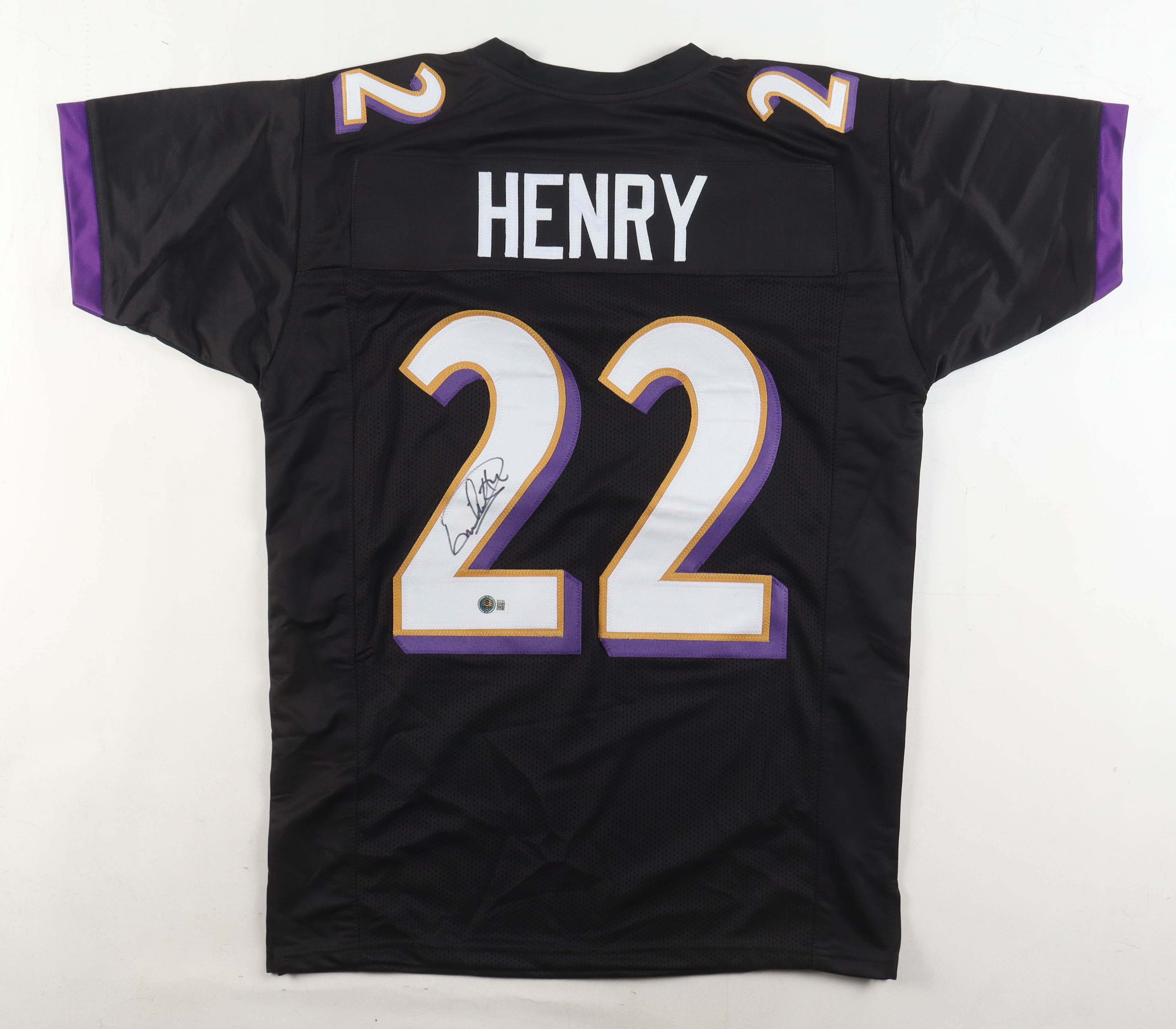 Derrick Henry Signed Jersey (Beckett) at PristineAuction.com Derrick Henry Signed Jersey (Beckett) at PristineAuction.com
