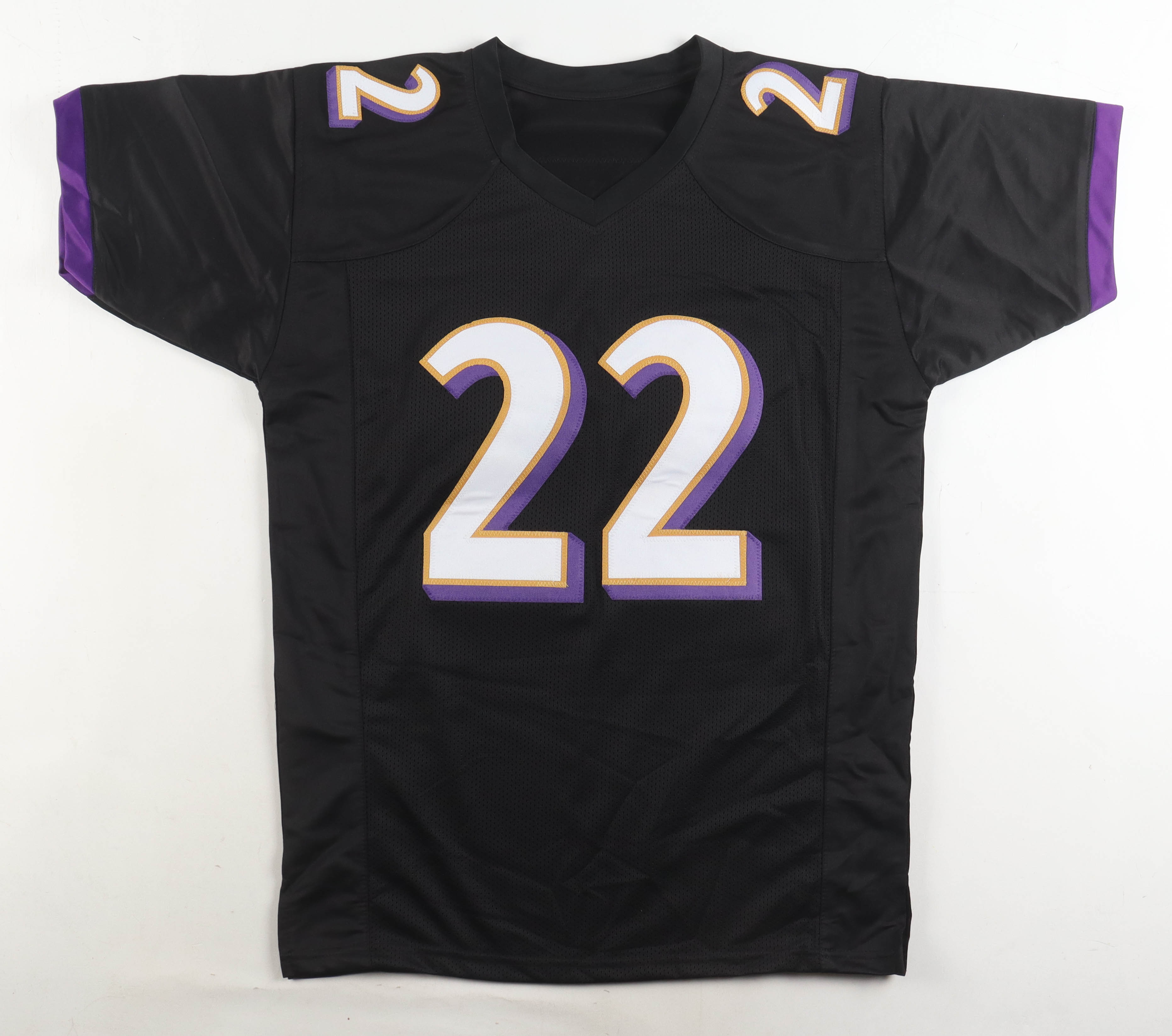 Derrick Henry Signed Jersey (Beckett) at PristineAuction.com Derrick Henry Signed Jersey (Beckett) at PristineAuction.com