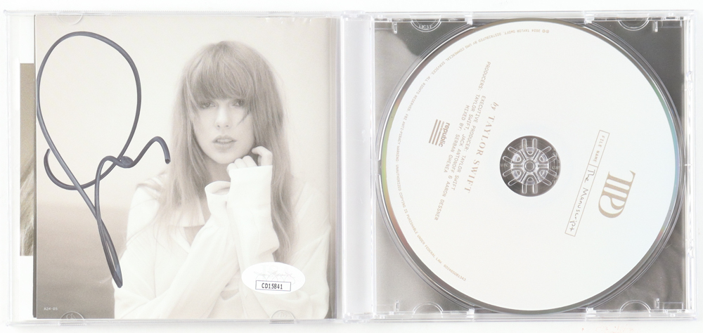 Taylor Swift Signed "The Tortured Poets Department" CD Insert (JSA) at PristineAuction.com Taylor Swift Signed "The Tortured Poets Department" CD Insert (JSA) at PristineAuction.com
