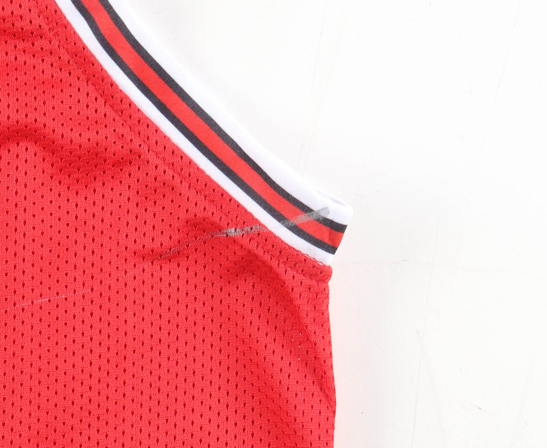 Dennis Rodman Signed Jersey (Beckett) at PristineAuction.com Dennis Rodman Signed Jersey (Beckett) at PristineAuction.com