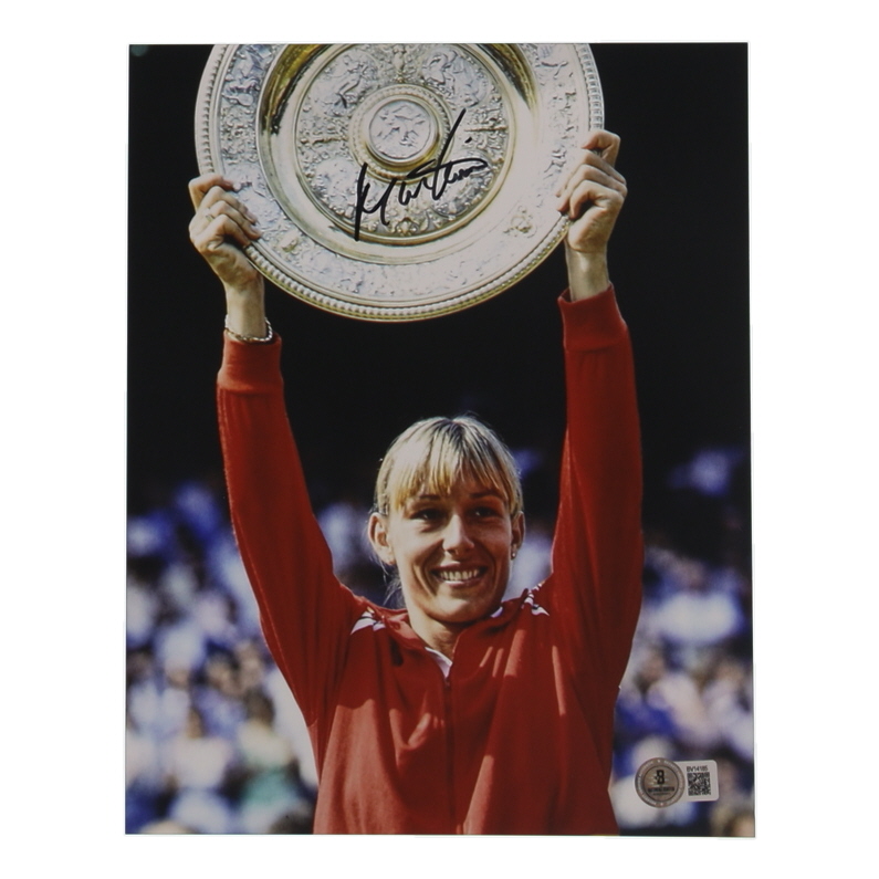 Martina Navratilova Signed 8x10 Photo (Beckett) at PristineAuction.com Martina Navratilova Signed 8x10 Photo (Beckett) at PristineAuction.com