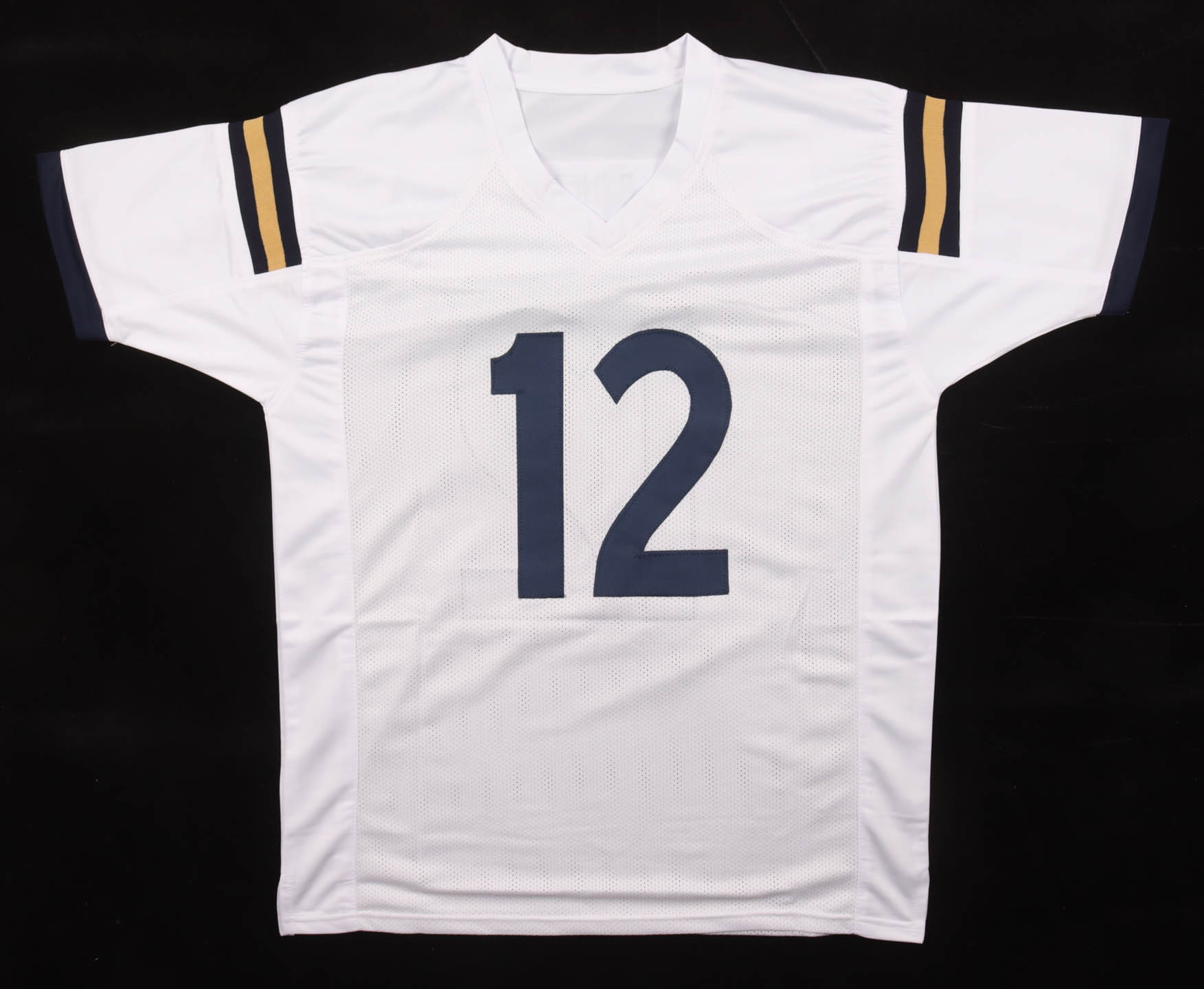 Roger Staubach Signed Jersey Inscribed "63 Heisman" (Beckett) at PristineAuction.com Roger Staubach Signed Jersey Inscribed "63 Heisman" (Beckett) at PristineAuction.com