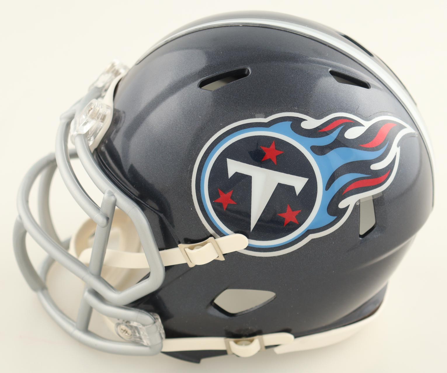 Vince Young Signed Titans Speed Mini Helmet (Beckett) at PristineAuction.com Vince Young Signed Titans Speed Mini Helmet (Beckett) at PristineAuction.com