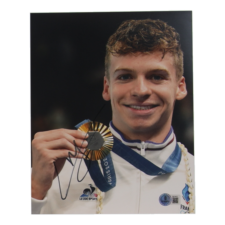 Léon Marchand Signed 8x10 Photo (Beckett) at PristineAuction.com Léon Marchand Signed 8x10 Photo (Beckett) at PristineAuction.com