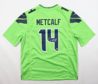 DK Metcalf Signed Seahawks Nike Authentic Jersey (Beckett) at PristineAuction.com