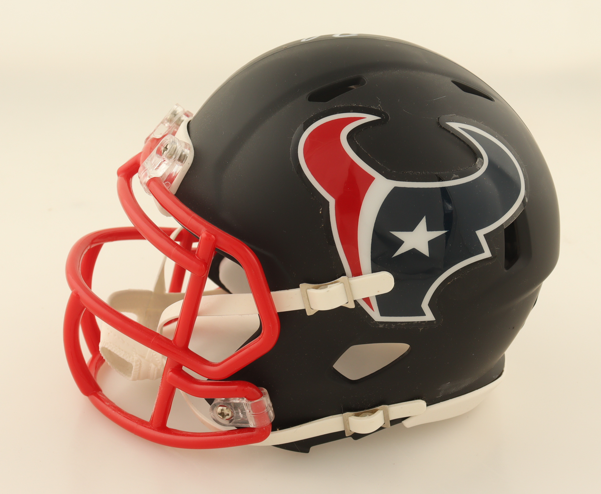 Deshaun Watson Signed Texans Speed Matte Black Mini Helmet (Beckett & Watson) at PristineAuction.com Deshaun Watson Signed Texans Speed Matte Black Mini Helmet (Beckett & Watson) at PristineAuction.com