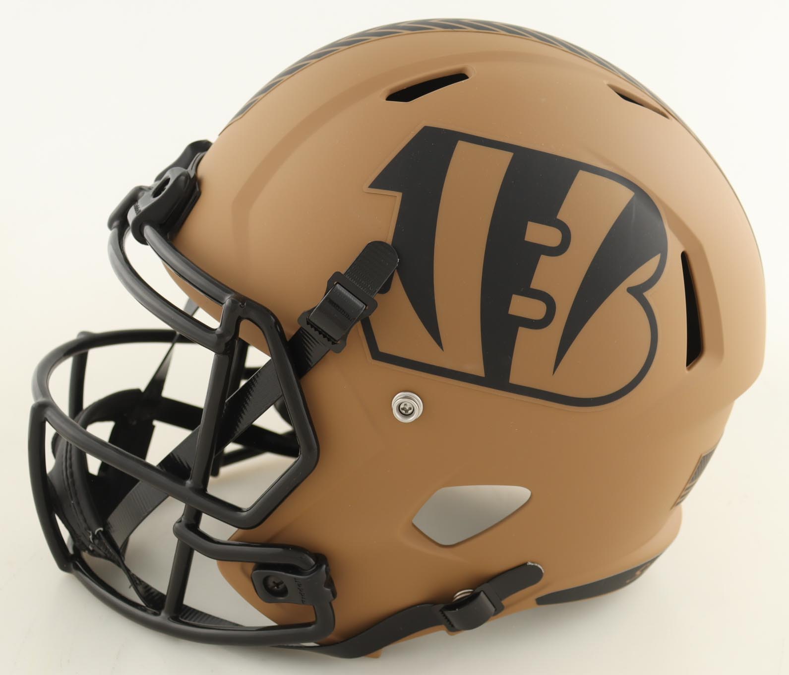 Logan Wilson Signed Bengals Full-Size Salute To Service Alternate Speed Helmet Inscribed "Welcome To The Jungle!" (Beckett) at PristineAuction.com Logan Wilson Signed Bengals Full-Size Salute To Service Alternate Speed Helmet Inscribed "Welcome To The Jungle!" (Beckett) at PristineAuction.com