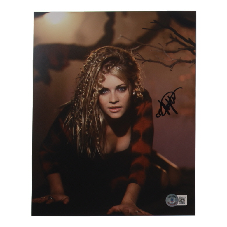 Melissa Joan Hart Signed 8x10 Photo (Beckett) at PristineAuction.com Melissa Joan Hart Signed 8x10 Photo (Beckett) at PristineAuction.com