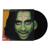 Alice Cooper Signed "Alice Cooper Goes to Hell" Vinyl Record Album (Beckett) at PristineAuction.com