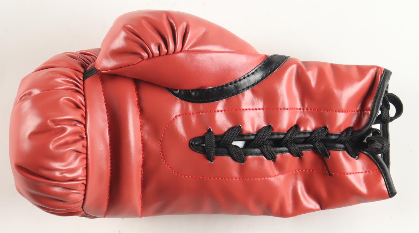 Mike Tyson Signed Everlast Boxing Glove (Tyson, JSA & PSA) at PristineAuction.com Mike Tyson Signed Everlast Boxing Glove (Tyson, JSA & PSA) at PristineAuction.com