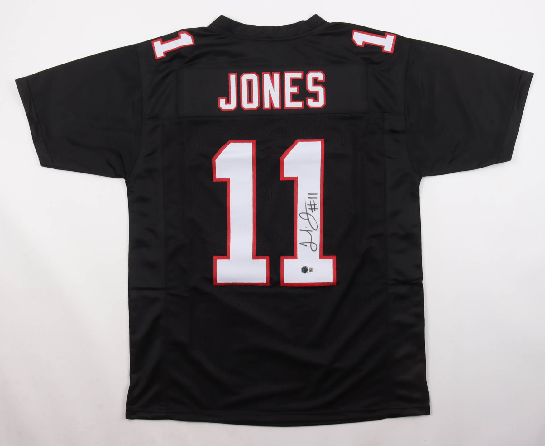 Julio Jones Signed Jersey (Beckett) at PristineAuction.com Julio Jones Signed Jersey (Beckett) at PristineAuction.com