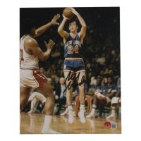 Bill Bradley Signed Knicks 8x10 Photo (Beckett) at PristineAuction.com