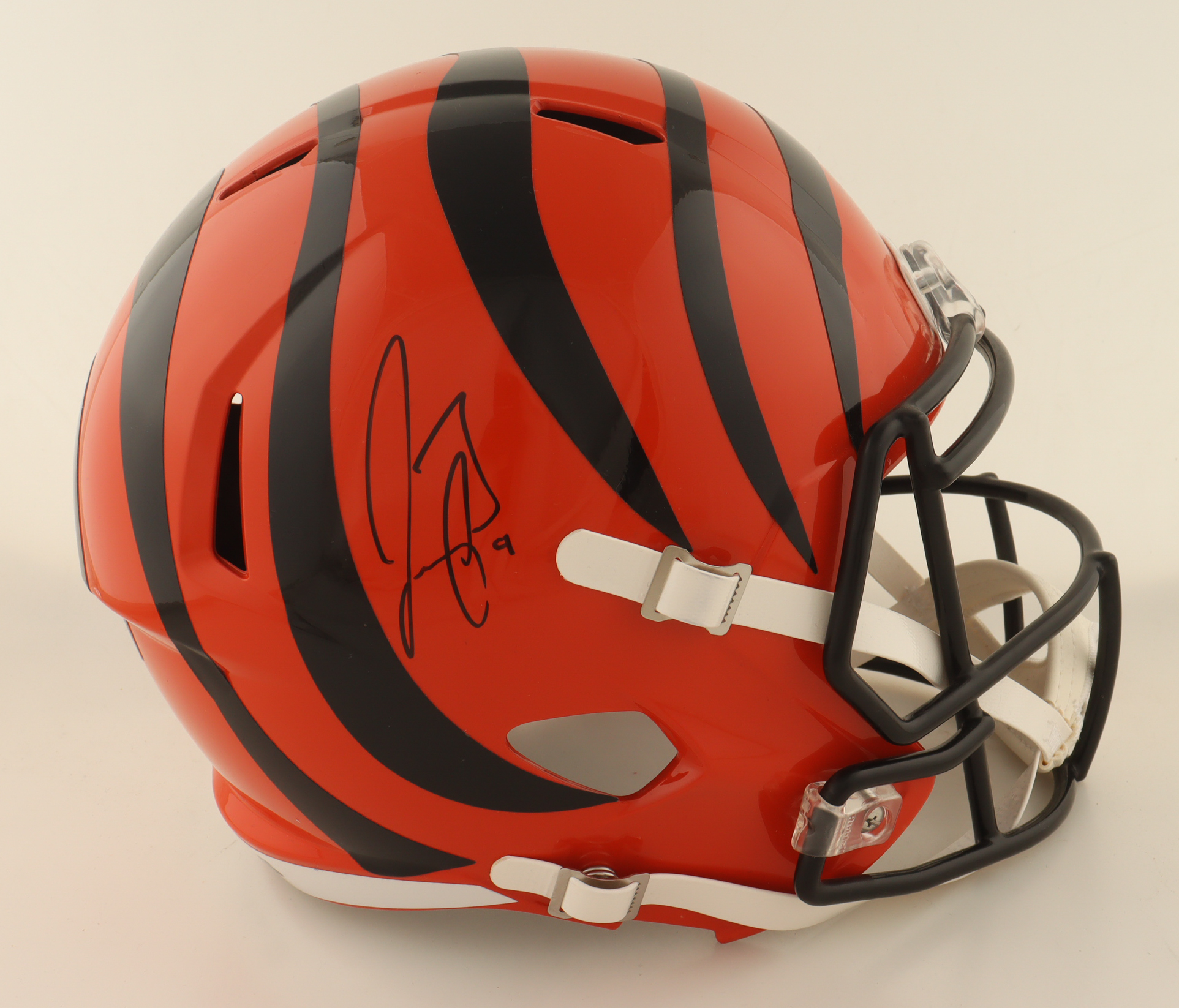 Joe Burrow Signed Bengals Full-Size Speed Helmet (Fanatics) at PristineAuction.com Joe Burrow Signed Bengals Full-Size Speed Helmet (Fanatics) at PristineAuction.com