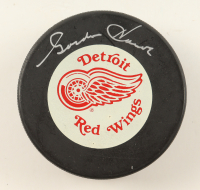 Gordie Howe Signed Red Wings Logo Hockey Puck (Beckett) at PristineAuction.com