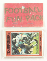 1976 Topps Football Card Fun Pack with (10) Cards at PristineAuction.com