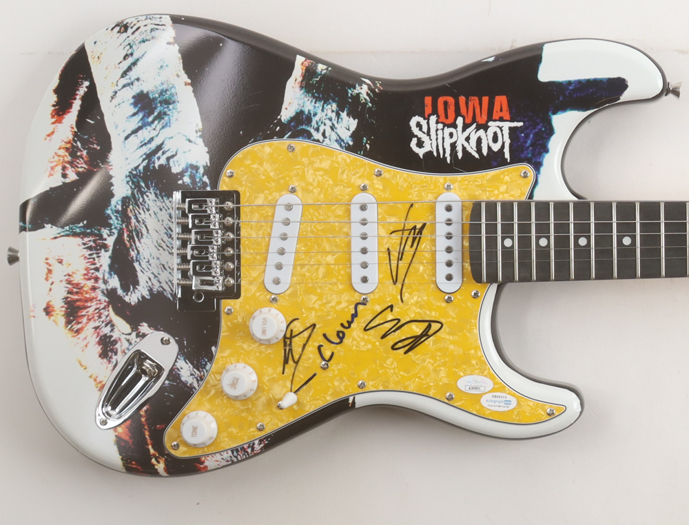 "Slipknot" 39" Electric Guitar Band-Signed By (4) With Corey Taylor, Jay Weinberg, Shawn Crahan, Sid Wilson (ACOA & JSA) at PristineAuction.com "Slipknot" 39" Electric Guitar Band-Signed By (4) With Corey Taylor, Jay Weinberg, Shawn Crahan, Sid Wilson (ACOA & JSA) at PristineAuction.com