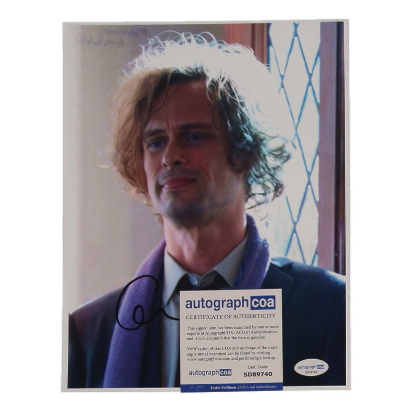Matthew Gray Gubler Signed "Criminal Minds: Evolution" 8.5x11 Photo (AutographCOA) at PristineAuction.com Matthew Gray Gubler Signed "Criminal Minds: Evolution" 8.5x11 Photo (AutographCOA) at PristineAuction.com