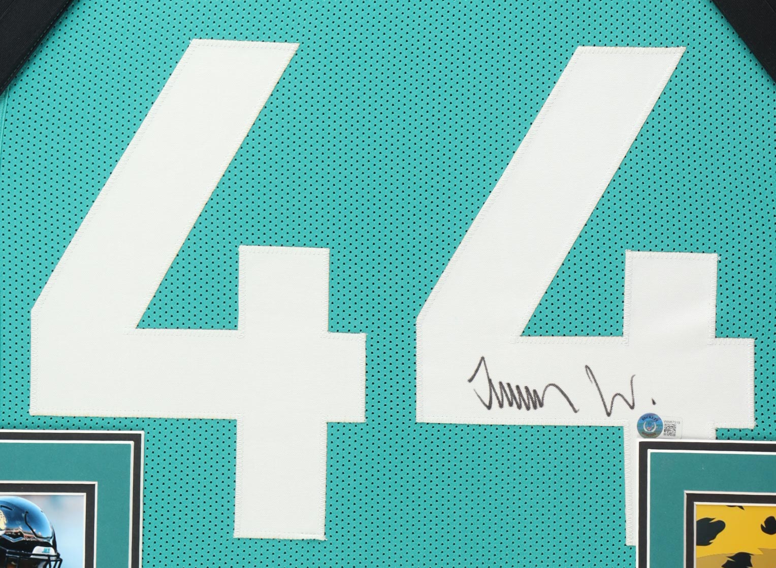 Travon Walker Signed Custom Framed Jersey Display (Beckett) at PristineAuction.com Travon Walker Signed Custom Framed Jersey Display (Beckett) at PristineAuction.com