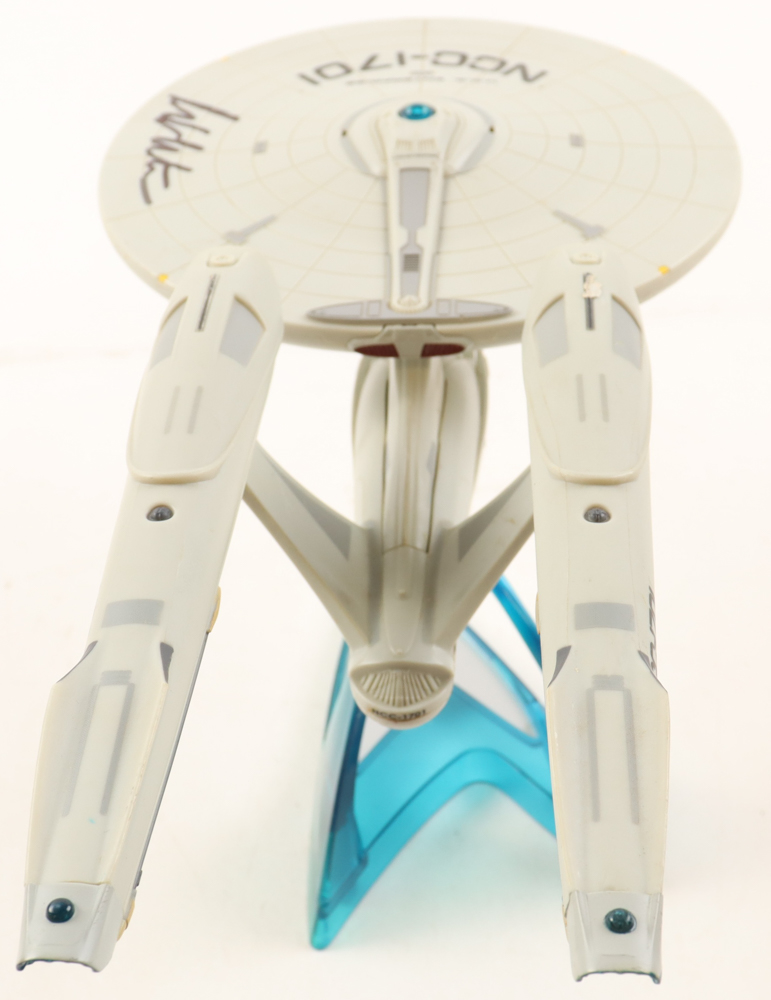 William Shatner Signed "Star Trek" Enterprise 15" Light-Up Figurine (JSA) at PristineAuction.com William Shatner Signed "Star Trek" Enterprise 15" Light-Up Figurine (JSA) at PristineAuction.com